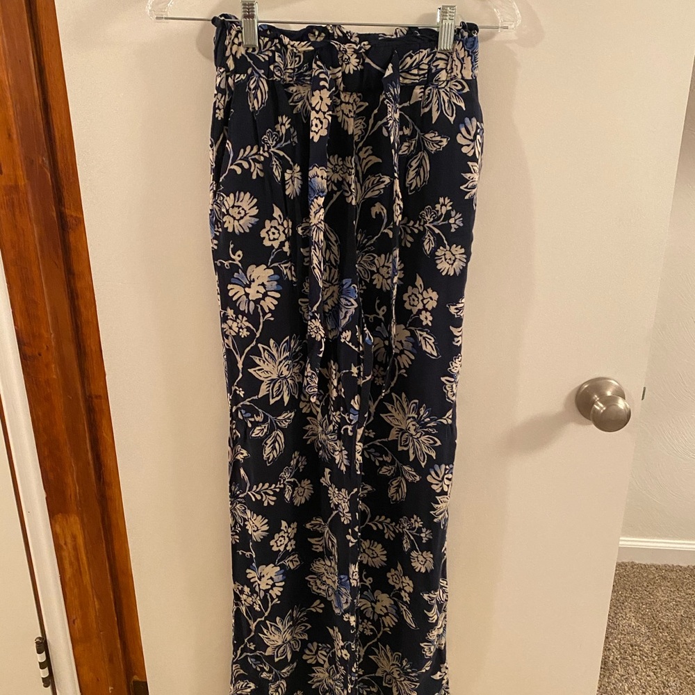 Blue & white floral pants